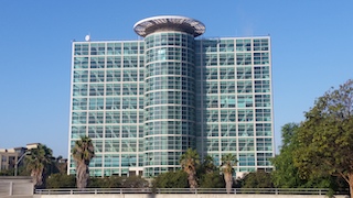art_1373_-_airport_courthouse.jpg