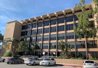 domestic_viol_summ_66_-_torrance_courthouse.jpg