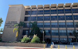 domestic_viol_summ_69_-_torrance_courthouse.jpg