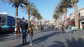 HB Pier Plaza